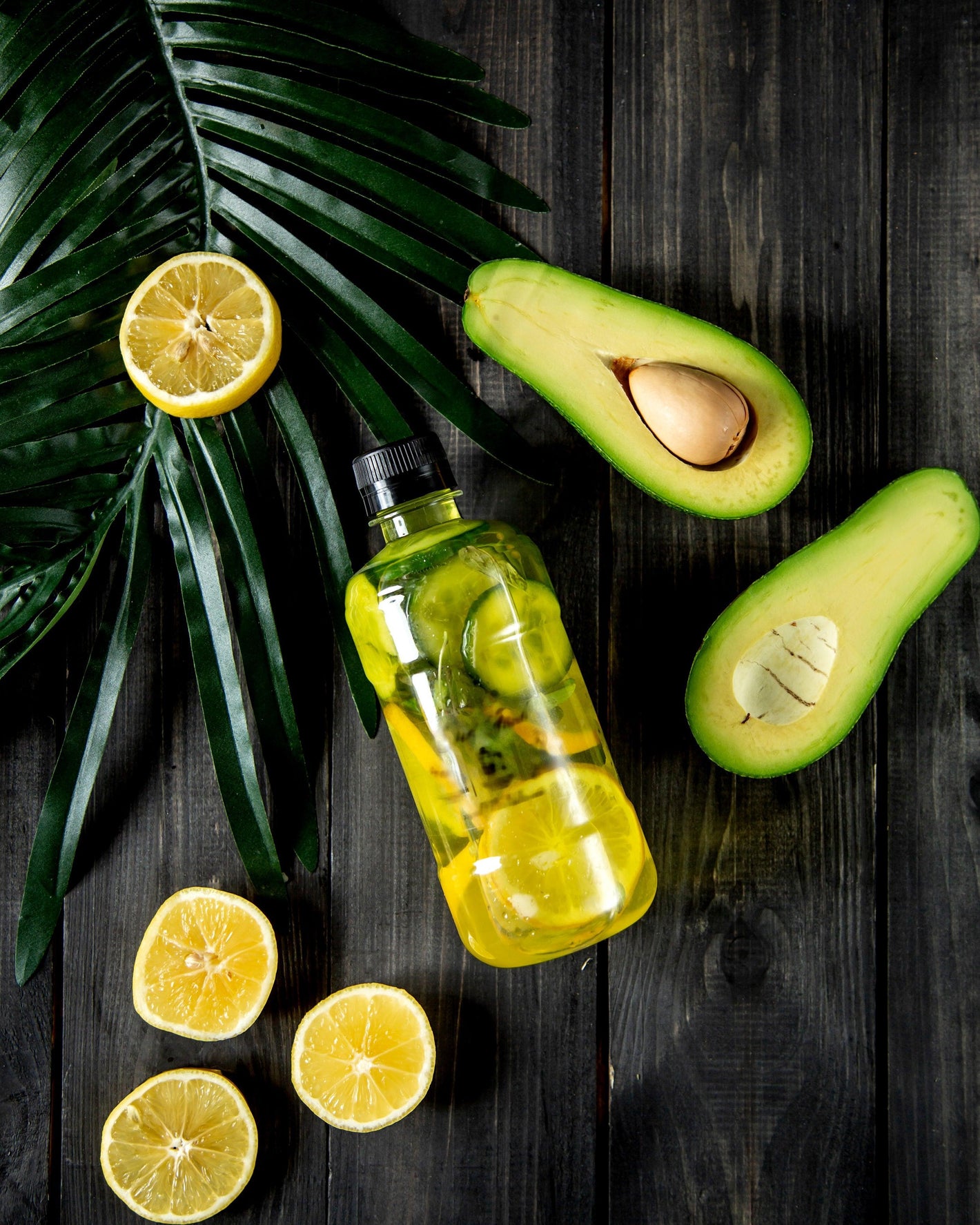 7 Surprising Benefits of Avocado Oil - welzo
