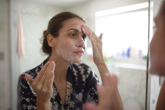 How to Build an Evening Skincare Routine