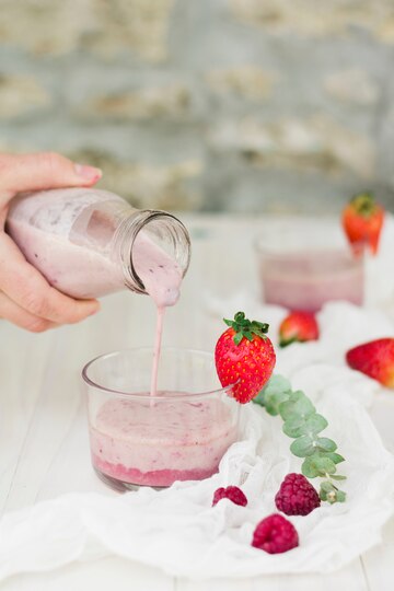 15 Best Strawberry Protein Powders of 2025