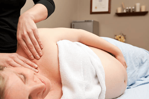 articles/what-is-a-pregnancy-massage-and-what-are-the-benefits-welzo.png