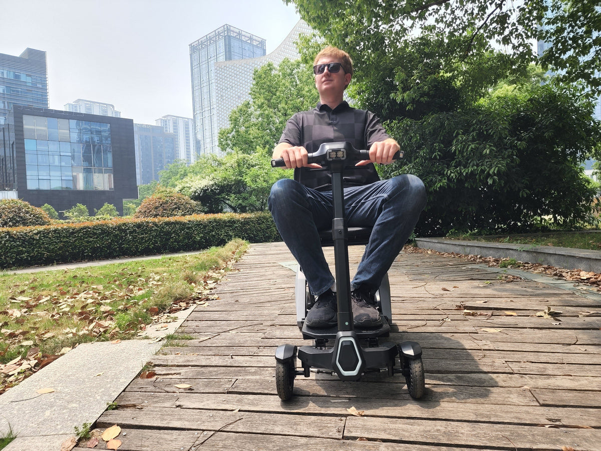 Welzo Veloce Auto automatic folding mobility scooter
