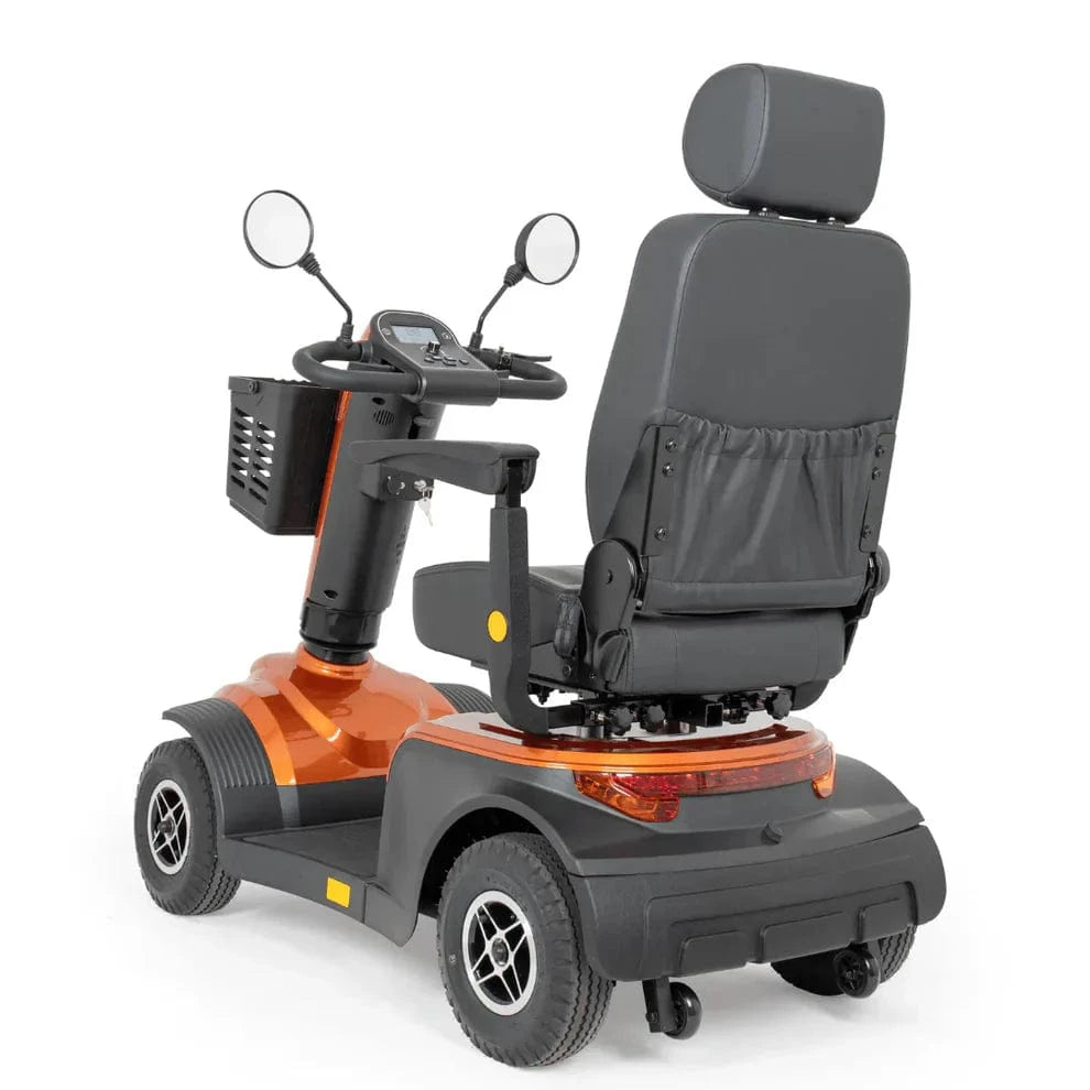 Skótor důvtipné 8 mobility-8 km / hů-legal s rozsahem 28 kilometrů, 28,3 kapacity kamene a pneumatické pneumatiky