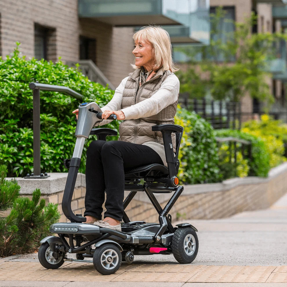 Scooter mobilità MIMINO AUTOFOLD 4 MPH - Scooter di viaggio a piegatura automatica leggera, gamma di 10 miglia