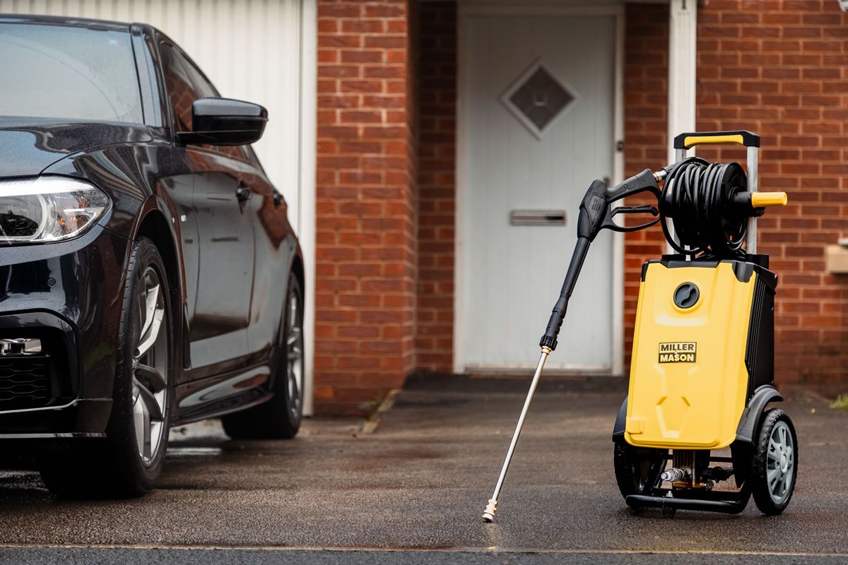 15 PS 420 cc 102 mm Benzin-Holzhäcksler und Häcksler