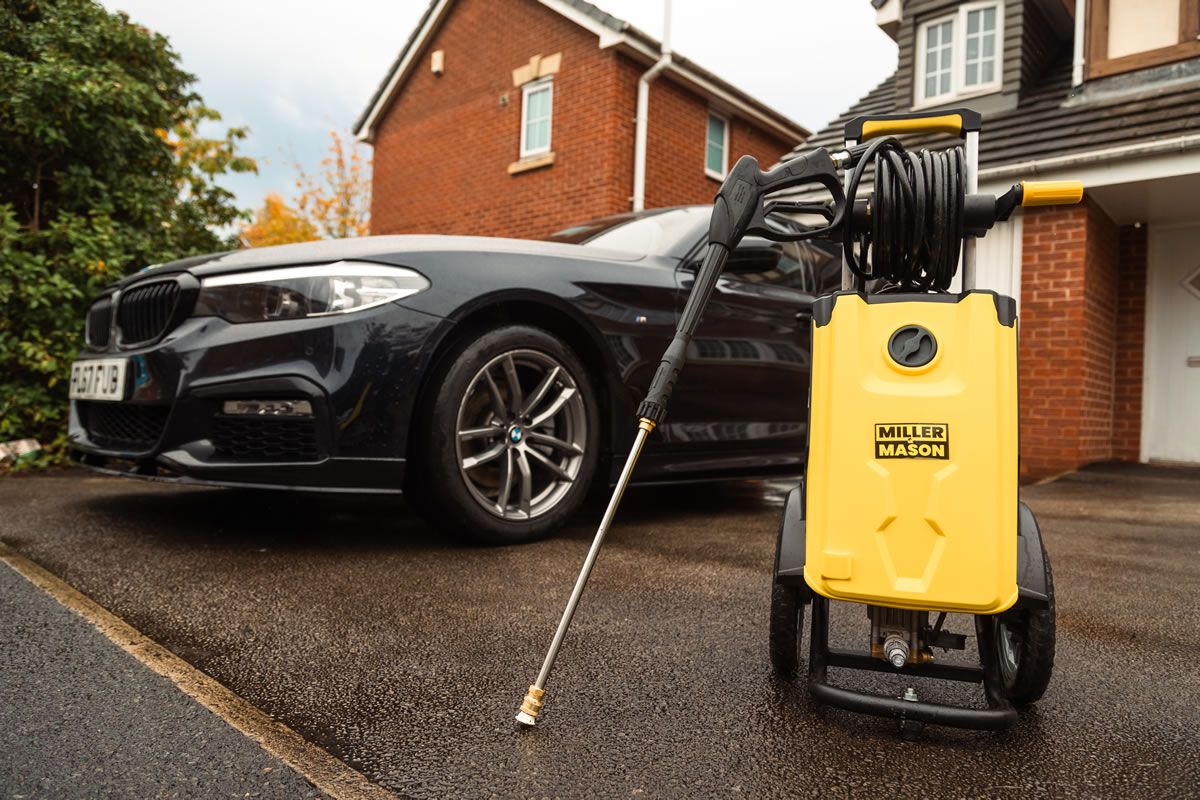 15 PS 420 cc 102 mm Benzin-Holzhäcksler und Häcksler