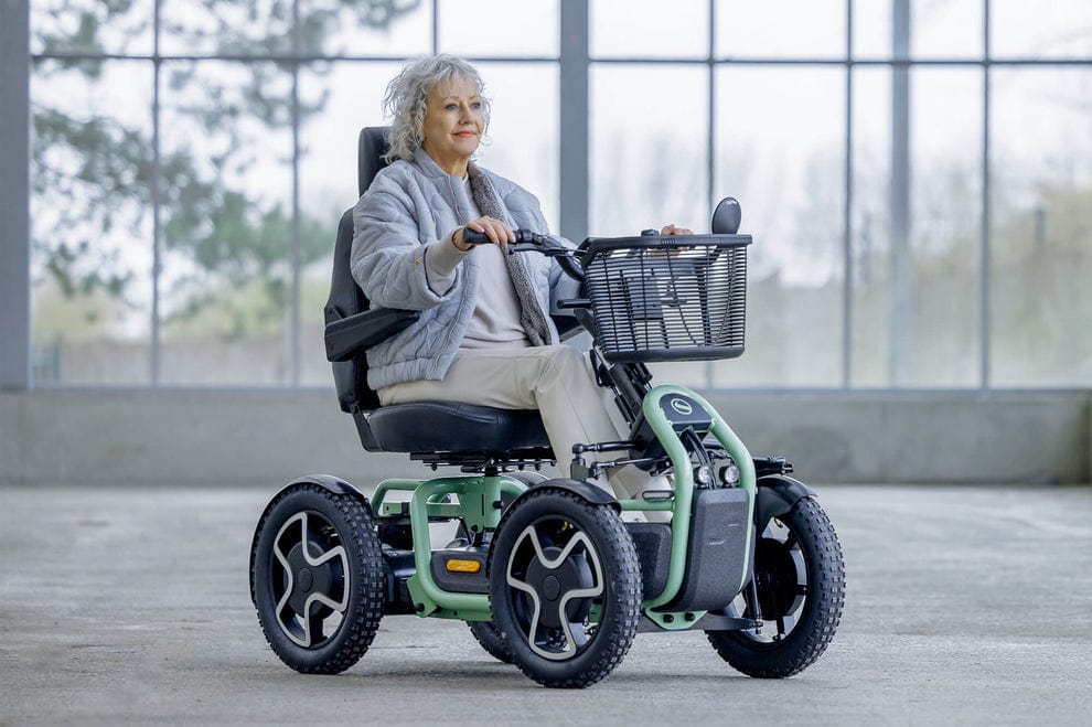 Scoozy S800 8 mph All-Terrain Lithium Mobility Scooter-31 mil rozsah