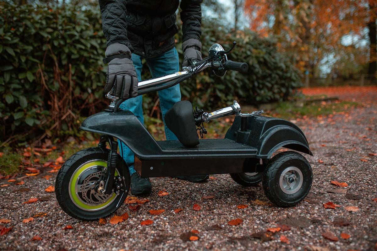 Folding 3-Wheel Electric Mobility Scooter With Seat – Pavement Legal Travel-Friendly