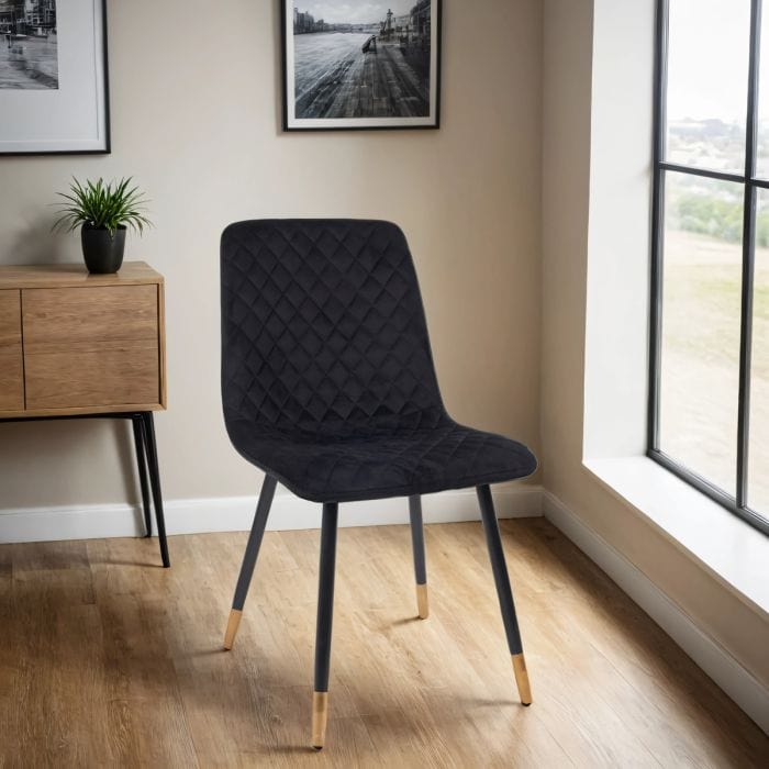 6x sedie da pranzo in velluto di lusso nero plushore con gambe nere con punta d'oro