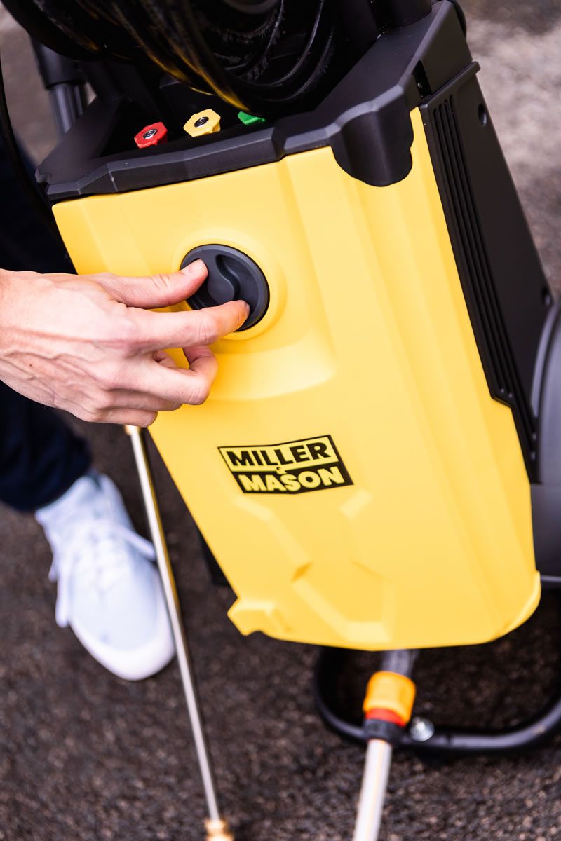 15 PS 420 cc 102 mm Benzin-Holzhäcksler und Häcksler