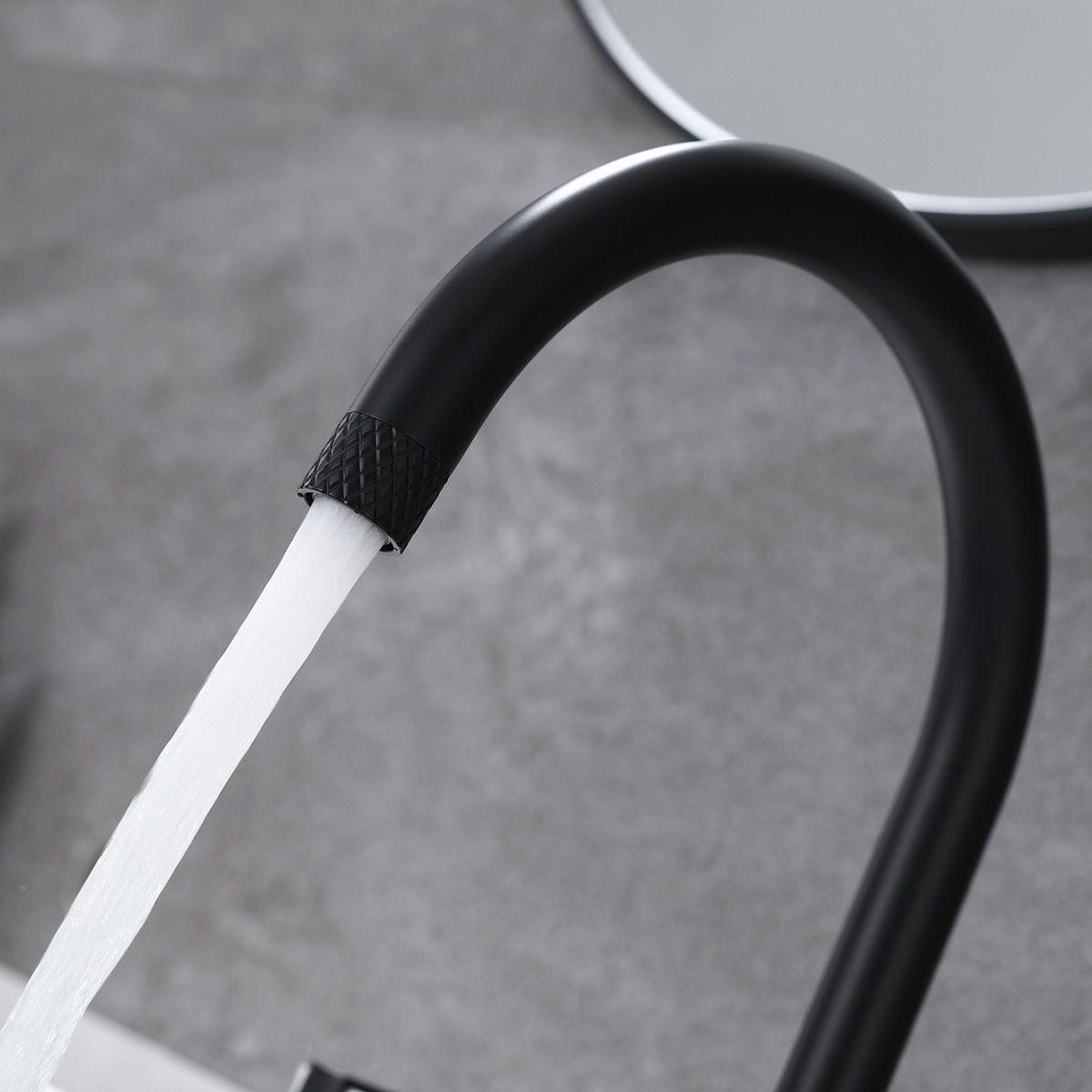 Fino Stone Regalmontierter schwarzer gebogener Wasserhahn mit doppelten Marmorgriffen