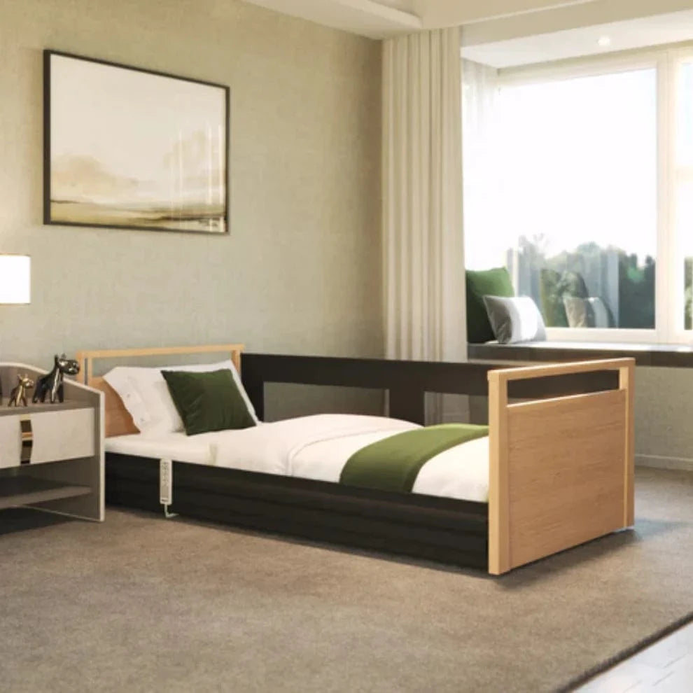 Sólo Safeside Ultra-Low Profiling Bed with Mesh Side Rails-Elektrické nastavitelné lůžko přátelské k demenci pro nastavení domova a péče