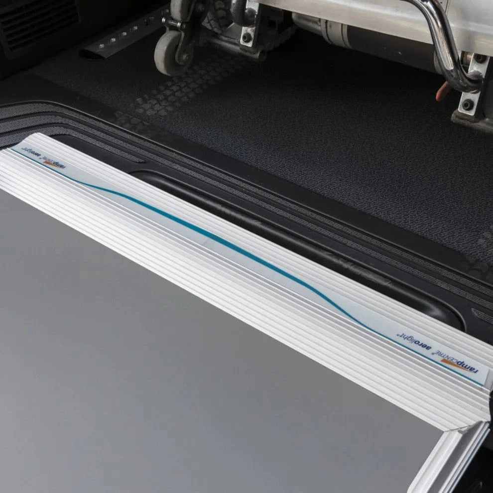 Aerolight BroadFold - Premium Folding Mobility Ramp (5ft - 8 Fuß) für Rollstühle, Roller und Powerchairs