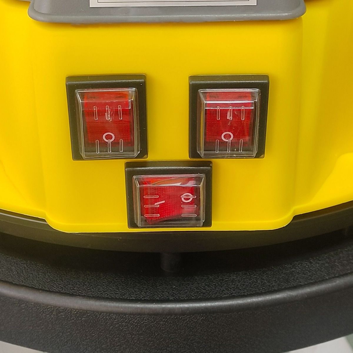 15 PS 420 cc 102 mm Benzin-Holzhäcksler und Häcksler